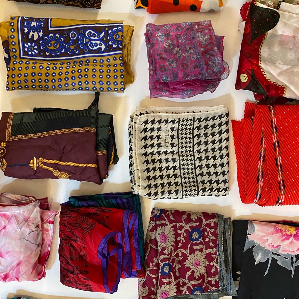 Lot of 16 vintage scarves